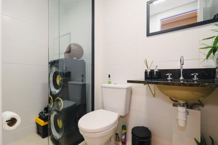 Apartamento à venda com 58m², 2 quartos e 2 vagas Apartamento à venda com 58m², 2 quartos e 2 vagasBanheiro