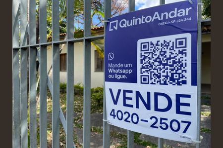 Casa à venda com 700m², 6 quartos e 4 vagas Casa à venda com 700m², 6 quartos e 4 vagasPlaca