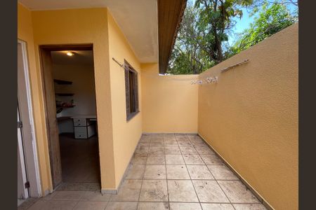 Casa à venda com 700m², 6 quartos e 4 vagas Casa à venda com 700m², 6 quartos e 4 vagasÁrea de Serviço