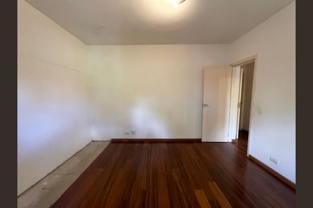 Casa à venda com 700m², 6 quartos e 4 vagas Casa à venda com 700m², 6 quartos e 4 vagasSuíte 1
