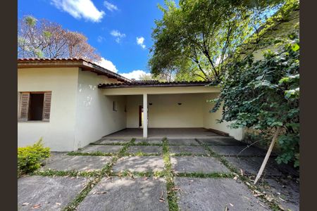 Casa à venda com 700m², 6 quartos e 4 vagas Casa à venda com 700m², 6 quartos e 4 vagasGaragem