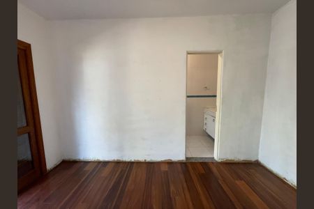 Casa à venda com 700m², 6 quartos e 4 vagas Casa à venda com 700m², 6 quartos e 4 vagasSuíte 3