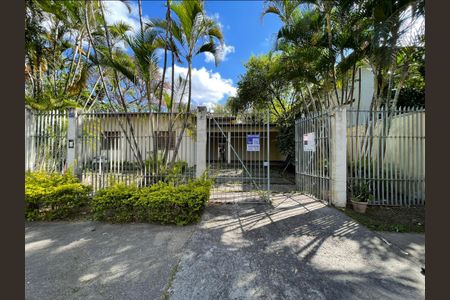 Casa à venda com 700m², 6 quartos e 4 vagas Casa à venda com 700m², 6 quartos e 4 vagasFachada placa