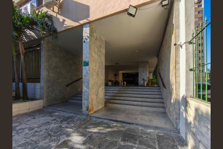 Apartamento à venda com 50m², 2 quartos e 1 vaga Apartamento à venda com 50m², 2 quartos e 1 vagaFachada e portaria