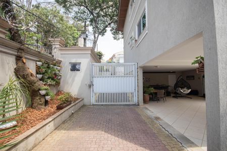 Casa à venda com 540m², 4 quartos e 5 vagas Casa à venda com 540m², 4 quartos e 5 vagasGaragem