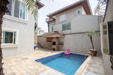 Casa à venda com 540m², 4 quartos e 5 vagas Casa à venda com 540m², 4 quartos e 5 vagasÁrea comum - Piscina