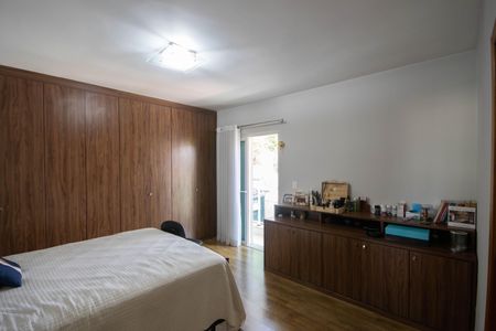 Casa à venda com 540m², 4 quartos e 5 vagas Casa à venda com 540m², 4 quartos e 5 vagasSuíte 2