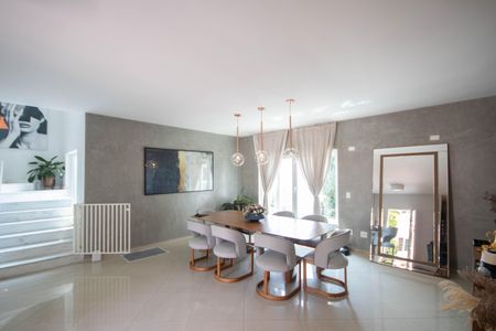 Casa à venda com 540m², 4 quartos e 5 vagas Casa à venda com 540m², 4 quartos e 5 vagasSala de Jantar