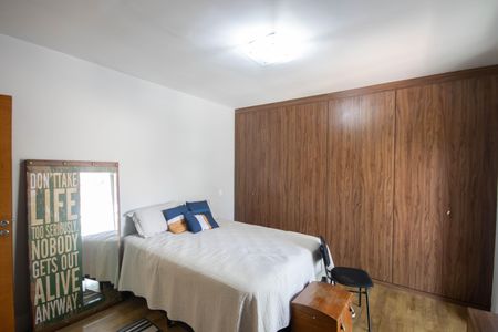 Casa à venda com 540m², 4 quartos e 5 vagas Casa à venda com 540m², 4 quartos e 5 vagasSuíte 2