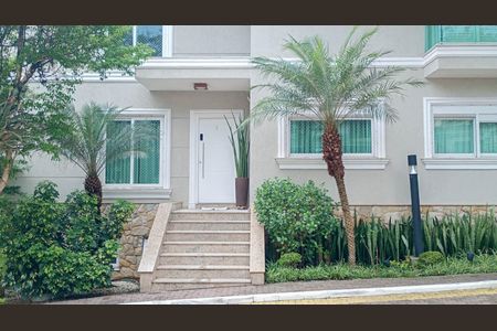 Casa à venda com 540m², 4 quartos e 5 vagas Casa à venda com 540m², 4 quartos e 5 vagasEntrada