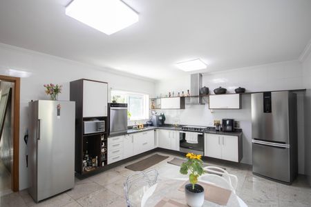 Casa à venda com 540m², 4 quartos e 5 vagas Casa à venda com 540m², 4 quartos e 5 vagasCozinha