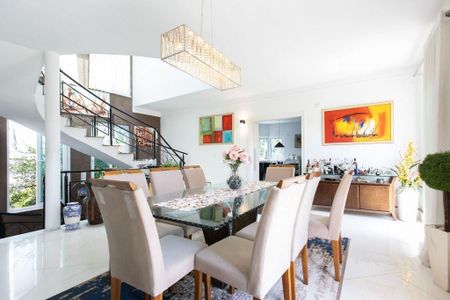 Casa à venda com 637m², 3 quartos e 5 vagas