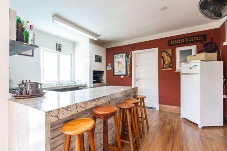 Casa à venda com 637m², 3 quartos e 5 vagas