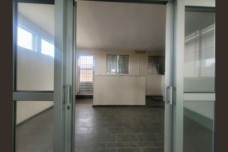Casa à venda com 3 quartos, 240m² em Vila Marari, São Paulo