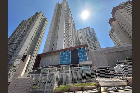 Apartamento à venda com 57m², 2 quartos e 1 vaga Apartamento à venda com 57m², 2 quartos e 1 vagaFachada