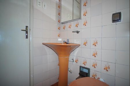 Apartamento à venda com 55m², 2 quartos e sem vagaBanheiro Corredor