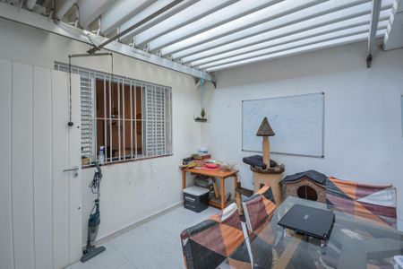 Casa à venda com 100m², 2 quartos e 2 vagasQuintal