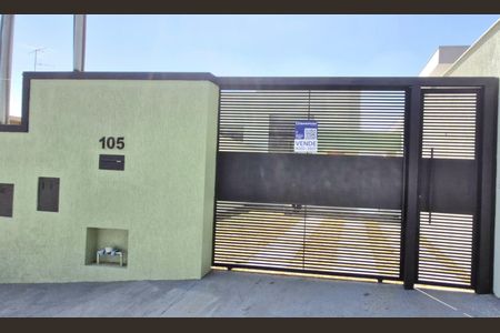 Casa à venda com 180m², 3 quartos e 2 vagasFachada