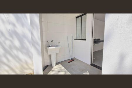 Casa à venda com 180m², 3 quartos e 2 vagasLavanderia (Torneira)