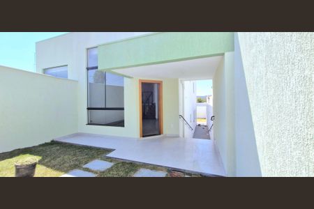 Casa à venda com 180m², 3 quartos e 2 vagasFachada