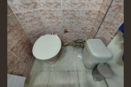 Apartamento à venda com 140m², 3 quartos e 1 vaga Apartamento à venda com 140m², 3 quartos e 1 vagaBanheiro da Suíte