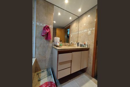 Apartamento à venda com 140m², 3 quartos e 1 vaga Apartamento à venda com 140m², 3 quartos e 1 vagaBanheiro da Suíte