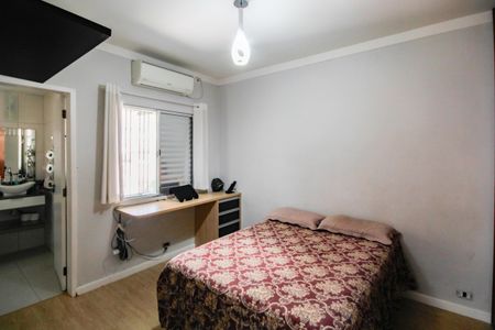 Casa à venda com 300m², 2 quartos e 2 vagas Casa à venda com 300m², 2 quartos e 2 vagasSuíte 1
