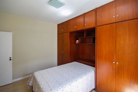 Casa à venda com 300m², 2 quartos e 2 vagas Casa à venda com 300m², 2 quartos e 2 vagasSuíte 2