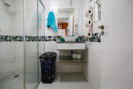 Casa à venda com 300m², 2 quartos e 2 vagas Casa à venda com 300m², 2 quartos e 2 vagasBanheiro da Suíte 1