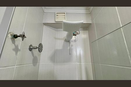 Apartamento à venda com 72m², 2 quartos e sem vaga Apartamento à venda com 72m², 2 quartos e sem vagaBanheiro Social