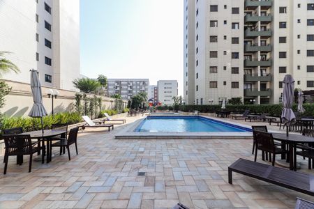 Apartamento à venda com 93m², 4 quartos e 2 vagasÁrea comum - Piscina