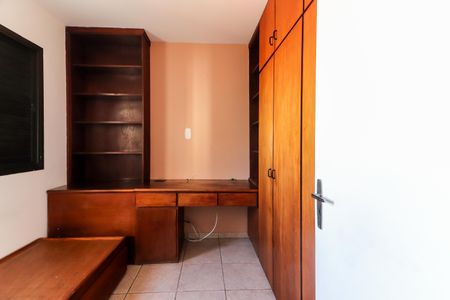 Apartamento à venda com 93m², 4 quartos e 2 vagasQuarto 2