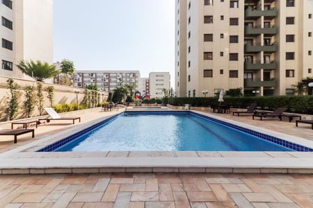 Apartamento à venda com 93m², 4 quartos e 2 vagasÁrea comum - Piscina
