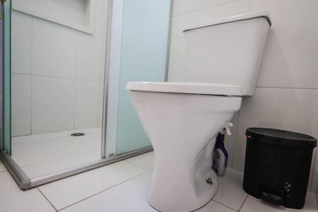 Casa de condomínio à venda com 127m², 3 quartos e 2 vagasBanheiro 