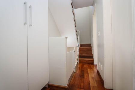 Casa de condomínio à venda com 127m², 3 quartos e 2 vagasCorredor