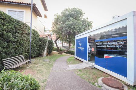 Casa de condomínio à venda com 127m², 3 quartos e 2 vagasÁrea comum - Mercado