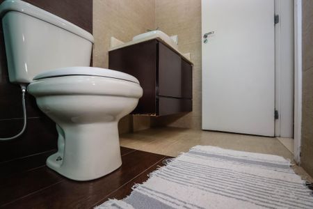 Casa de condomínio à venda com 127m², 3 quartos e 2 vagasBanheiro da Suíte