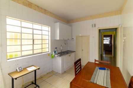 Casa à venda com 125m², 5 quartos e 2 vagas Casa à venda com 125m², 5 quartos e 2 vagasCozinha Casa 1