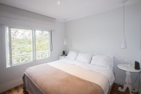 Casa de condomínio à venda com 306m², 4 quartos e 4 vagas Casa de condomínio à venda com 306m², 4 quartos e 4 vagasSuíte 1