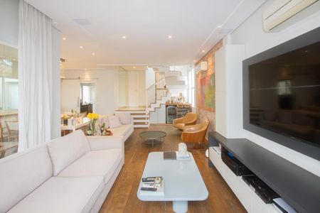 Casa de condomínio à venda com 306m², 4 quartos e 4 vagasSala