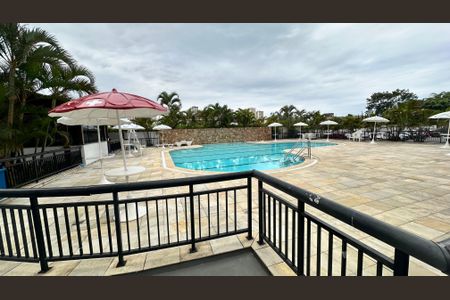 Apartamento à venda com 81m², 3 quartos e sem vagaÁrea comum - Piscina