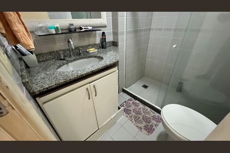 Apartamento à venda com 81m², 3 quartos e sem vagaBanheiro social