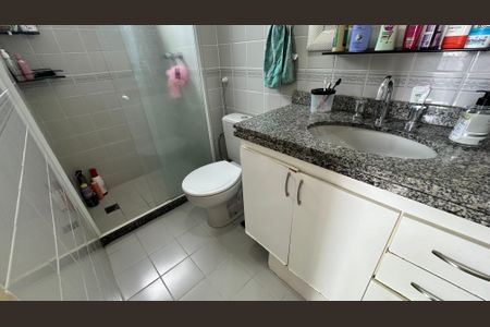 Apartamento à venda com 81m², 3 quartos e sem vagaBanheiro da Suíte