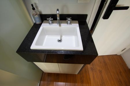Banheiro de kitnet/studio à venda com 1 quarto, 30m² em Vila Olímpia, São Paulo