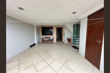 Casa à venda com 125m², 3 quartos e 1 vaga Casa à venda com 125m², 3 quartos e 1 vagaEntrada