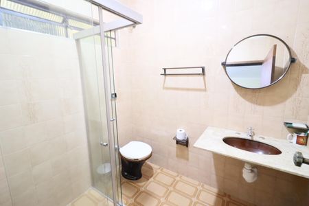 Casa à venda com 240m², 4 quartos e 2 vagasBanheiro da Suíte 2