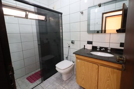 Casa à venda com 240m², 4 quartos e 2 vagasBanheiro Social