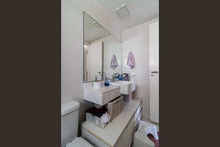 Apartamento à venda com 148m², 4 quartos e 2 vagas Apartamento à venda com 148m², 4 quartos e 2 vagasBanheiro da Suíte 1