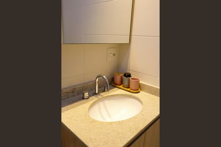 Apartamento para alugar com 67m², 2 quartos e 2 vagas Apartamento para alugar com 67m², 2 quartos e 2 vagasBanheiro