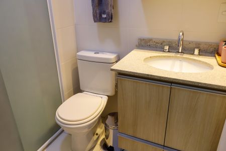 Apartamento para alugar com 67m², 2 quartos e 2 vagas Apartamento para alugar com 67m², 2 quartos e 2 vagasBanheiro